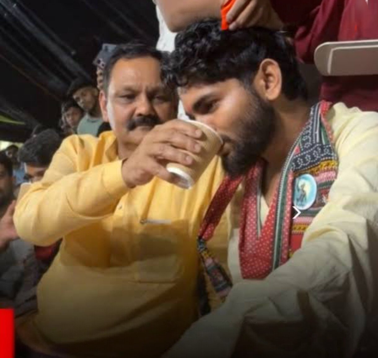 आदिवासी विद्यार्थ्यांचे आमरण उपोषण अखेर मागे